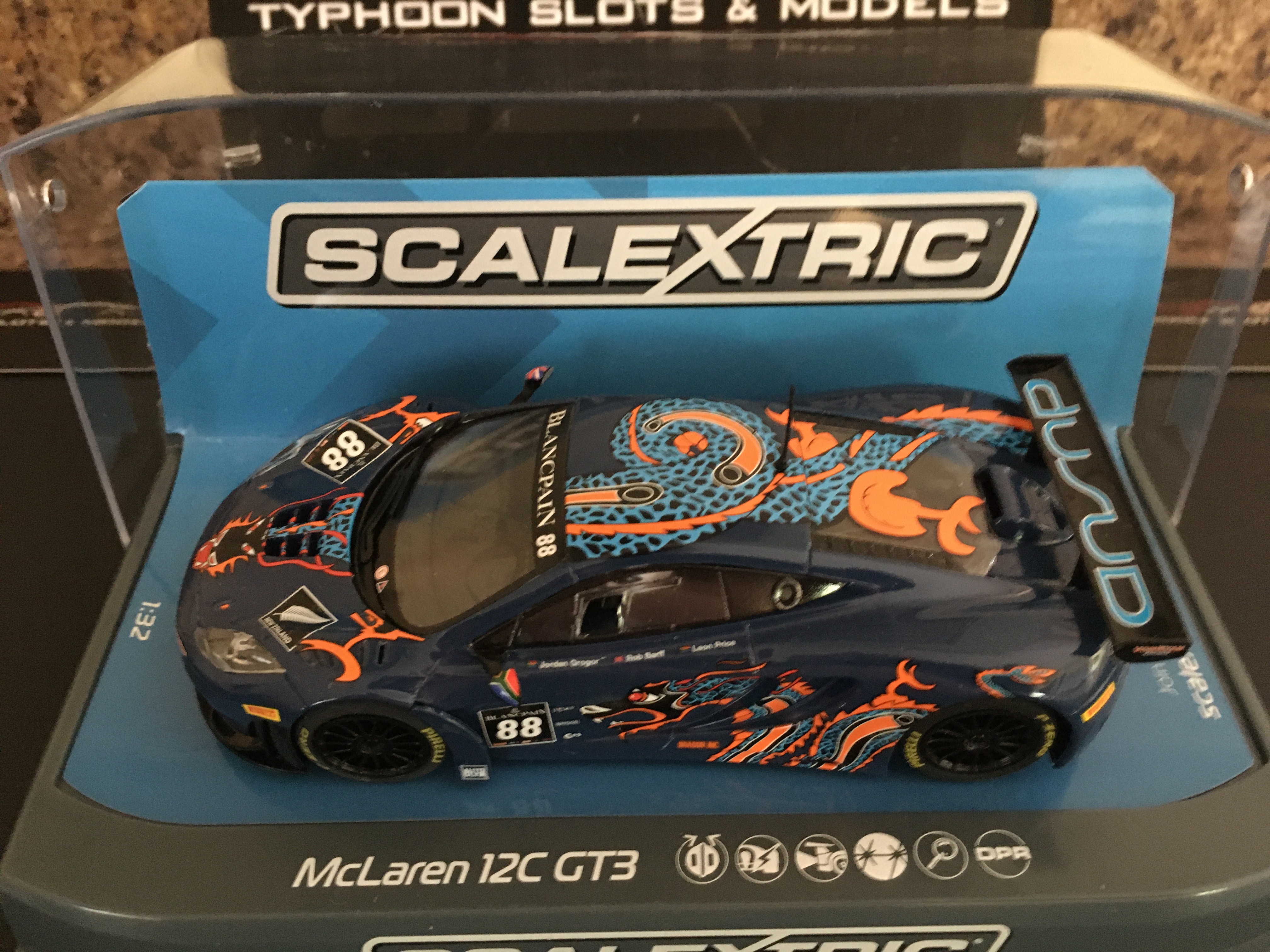 Scalextric McLaren 12C GT3 Von Ryan Racing 1:32 Slot Car C3850 Vehicle Replica 