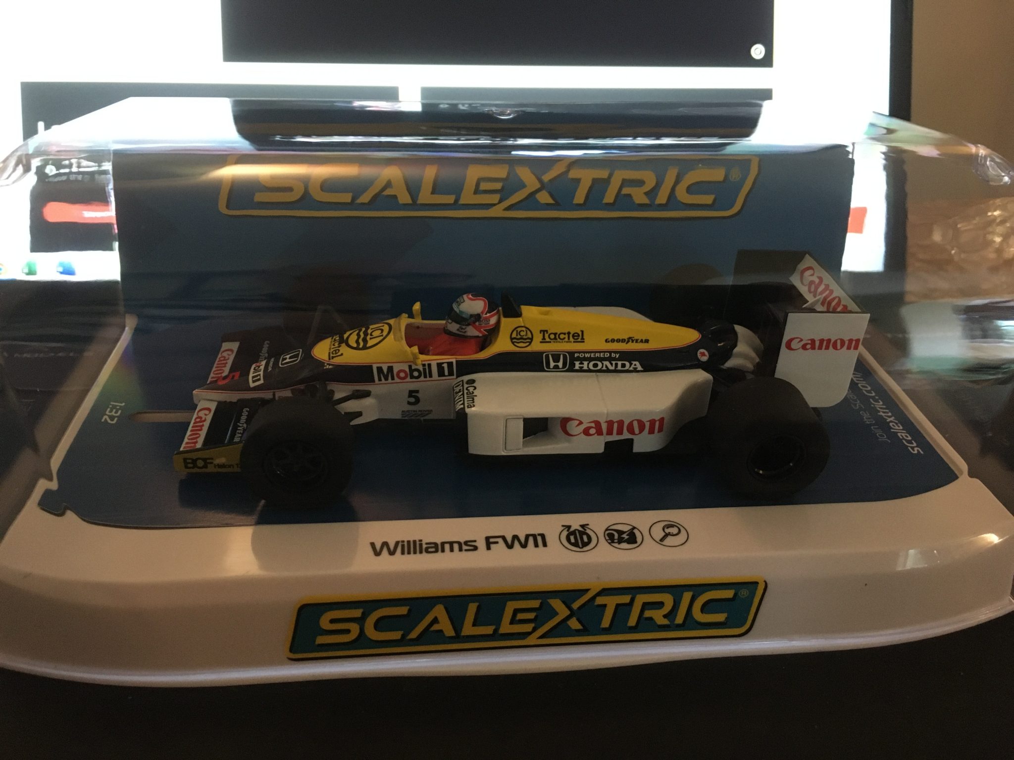Scalextric C4318 Williams FW11 1986 British Grand Prix New & Boxed