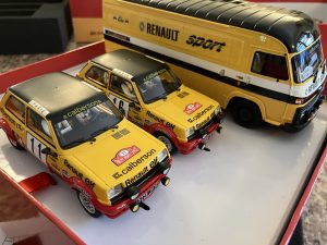 RSV2501 Avant Slot Renault Service Van w/ Pair of Renault 5 Team Cars – New & Boxed – Avant Slot RSV2501